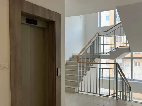 Izdavanje, stan, 30m², City Kej, Podgorica - image 14