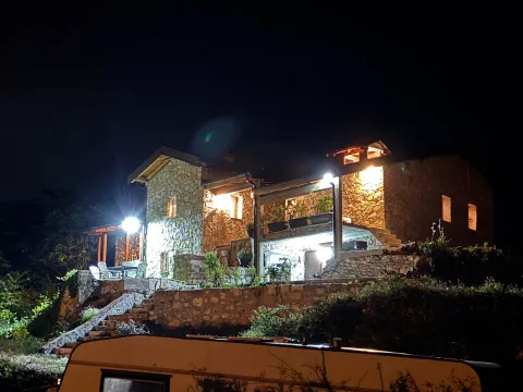Prodaja, kuća, 210m², Rijeka Crnojevića, Cetinje - image 2