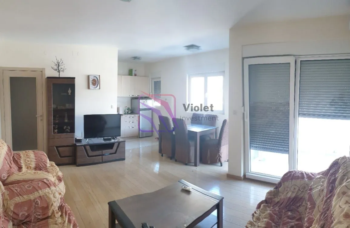 Izdavanje, dvosoban stan, 73m², City Kvart, Podgorica