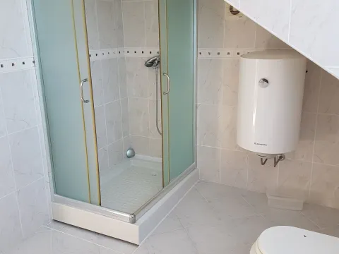 Prodaja, stan, 95m², Tivat, Crna Gora - image 4