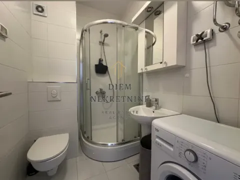 Izdavanje, garsonjera, 30m², City Kvart, Podgorica - image 11