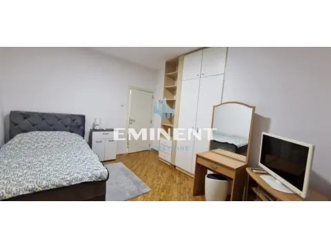 Izdavanje, trosoban stan, 65m², Južni Bulevar, Vračar Sve Podlokacije - image 5