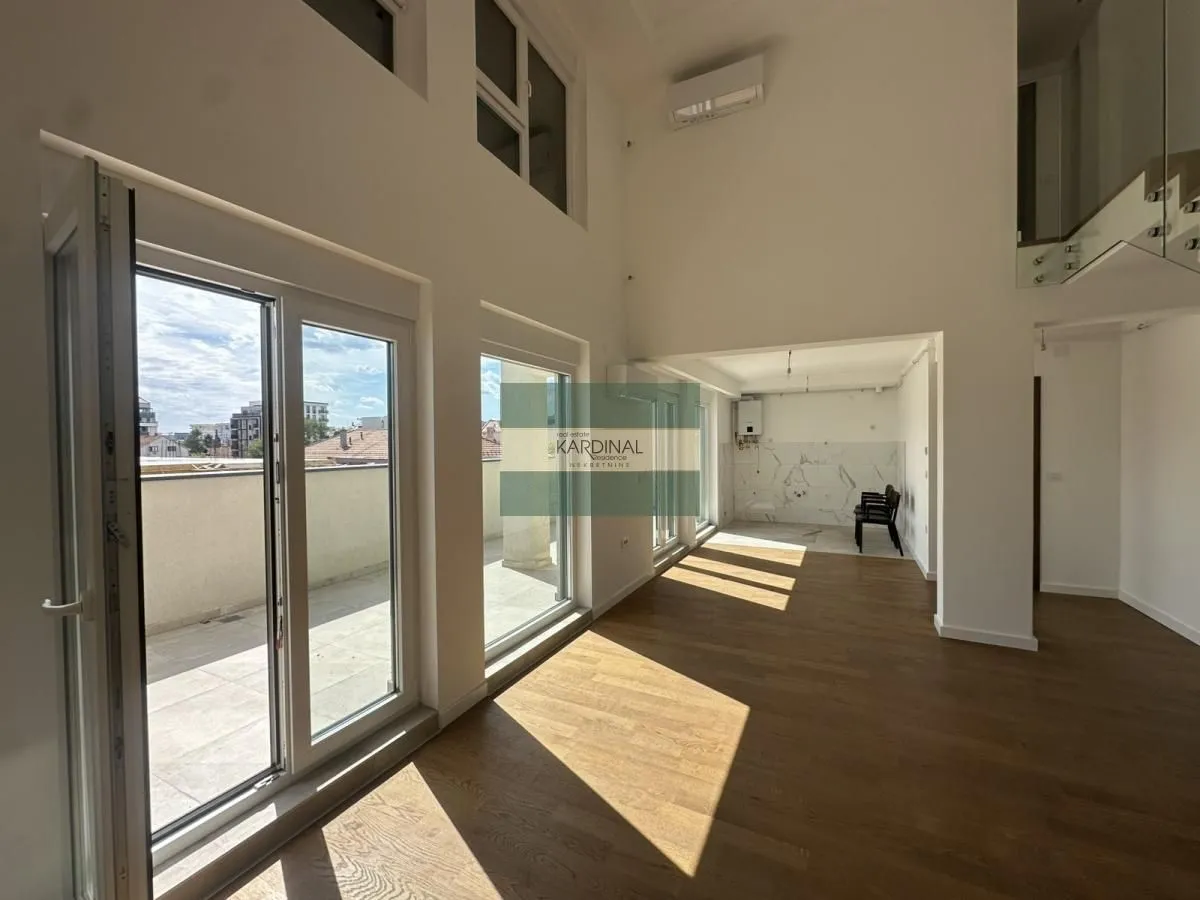 Prodaja, trosoban stan, 79m², Erdoglija, Kragujevac