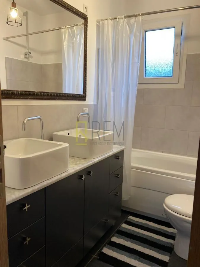 Rent, house, 128m², Podgorica, Crna Gora