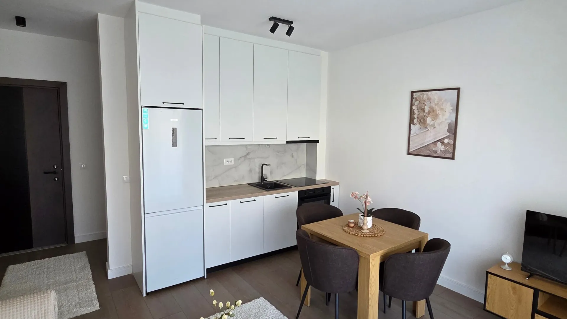 Izdavanje, jednosoban stan, 42m², Čeluga, Bar