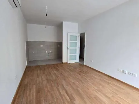 Prodaja, jednosoban stan, 45m², Pobrežje, Podgorica - image 2