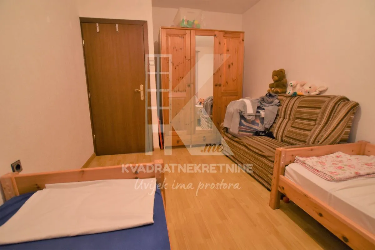 Sale, house, 250m², Zelenika, Podgorica