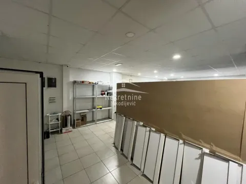 Izdavanje, poslovni prostor, 250m², Batajnica, Beograd - image 11