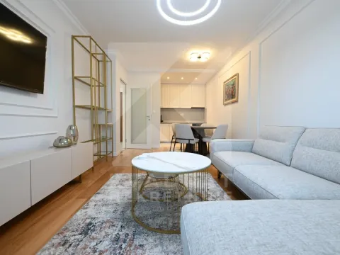 Izdavanje, jednosoban stan, 48m2, Central Point, Podgorica Izdavanje, jednosoban stan, 48m2, Central Point, Podgorica