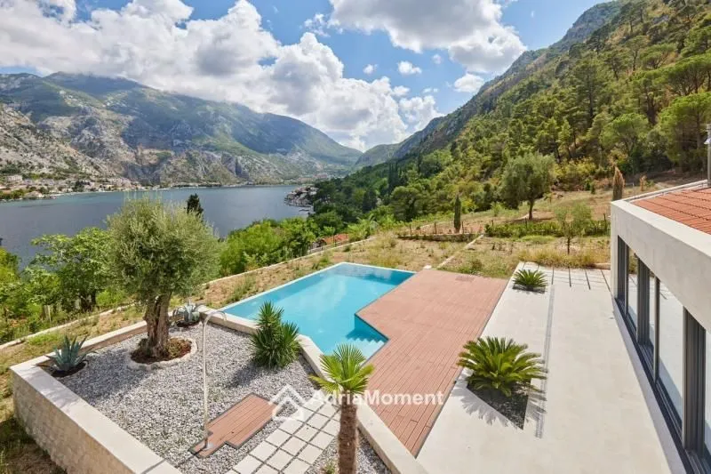 Sale, house, 373m², Prčanj, Kotor