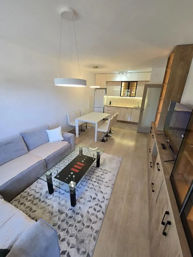 Izdavanje, dvosoban stan, 70m², City Kvart, Podgorica