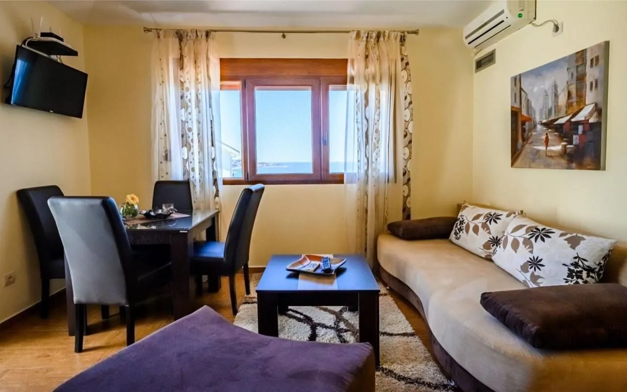 Prodaja, kuća, 255m², Šušanj, Bar