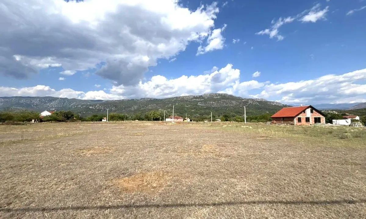 Sale, land lot, 1000m², Pričelje, Podgorica