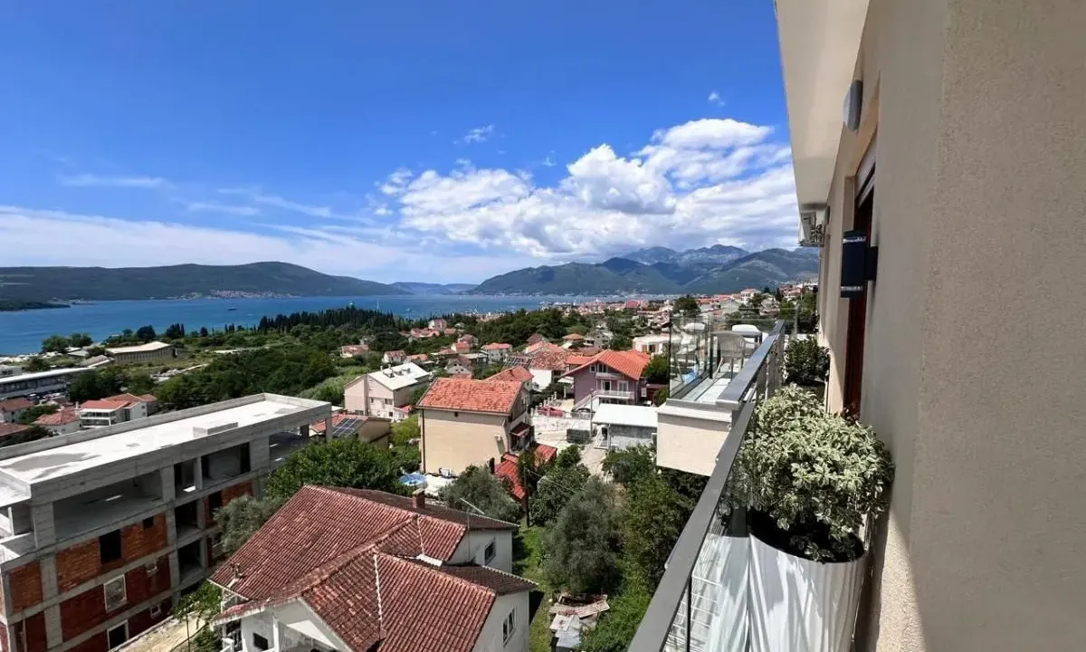 Prodaja, dvosoban stan, 68m², Tivat, Crna Gora