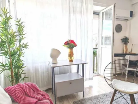 Rent, two bedroom apartment, 40m², Stari Grad, Beograd - image 5