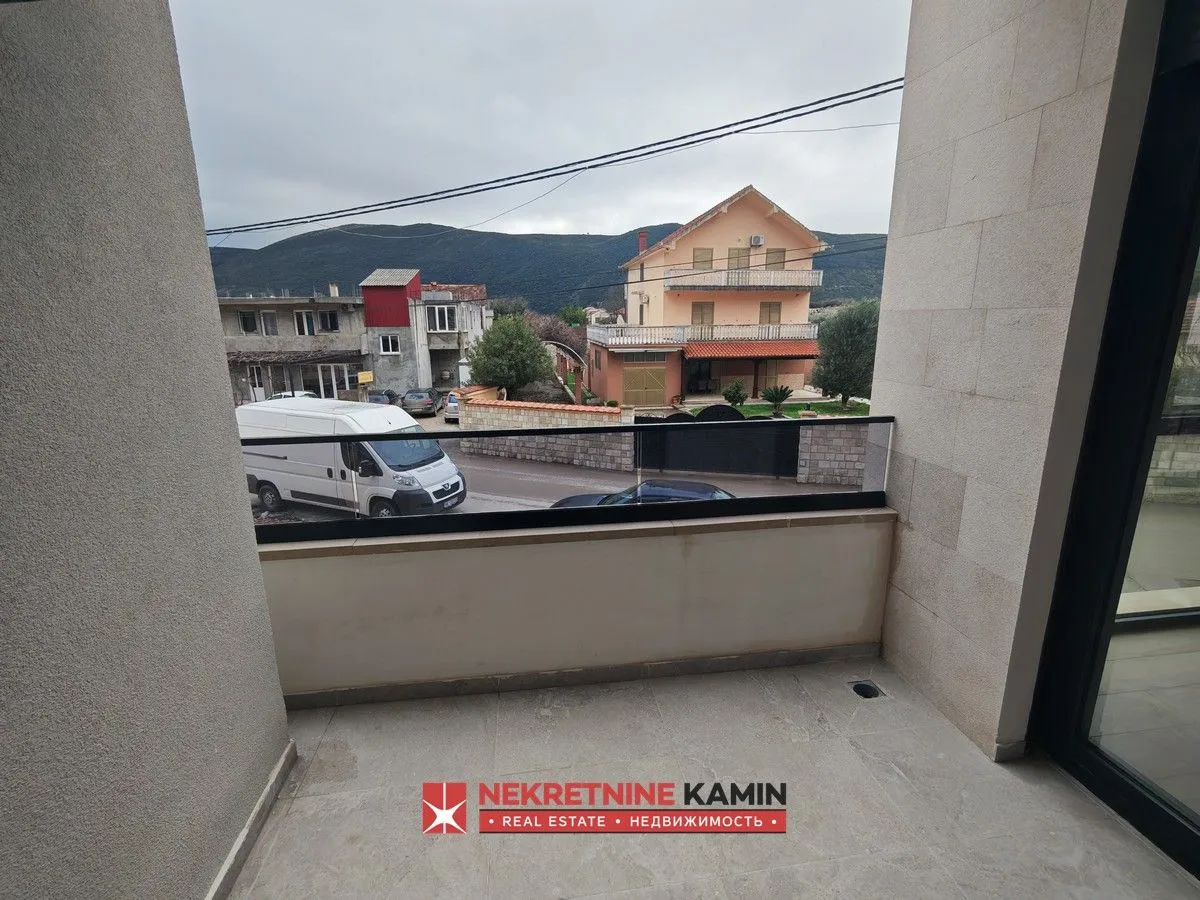 Prodaja, dvosoban stan, 68m², Lastva Grbaljska, Kotor