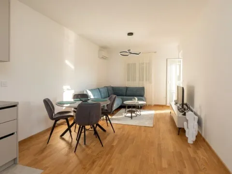 Prodaja, jednosoban stan, 46m², Stari Aerodrom, Podgorica - image 2