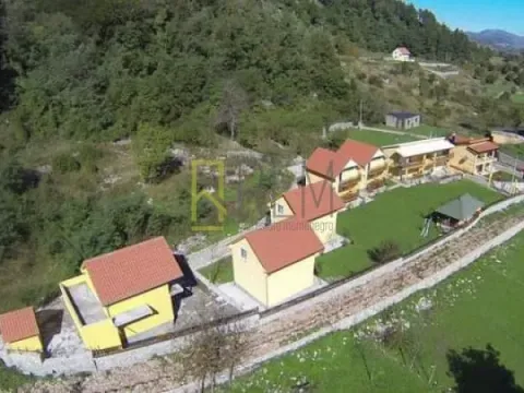 Prodaja, kuća, 420m², Cetinje, Crna Gora