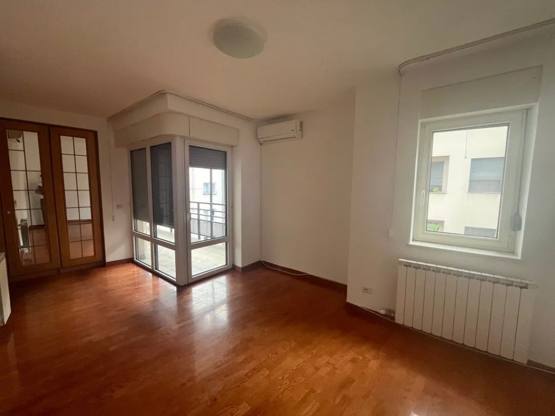 Izdavanje, petosoban stan, 203m², Vračar Hram, Vračar Sve Podlokacije