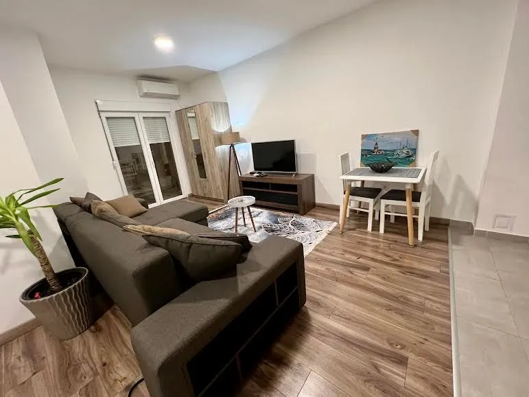 Izdavanje, garsonjera, 34m², Zabjelo, Podgorica