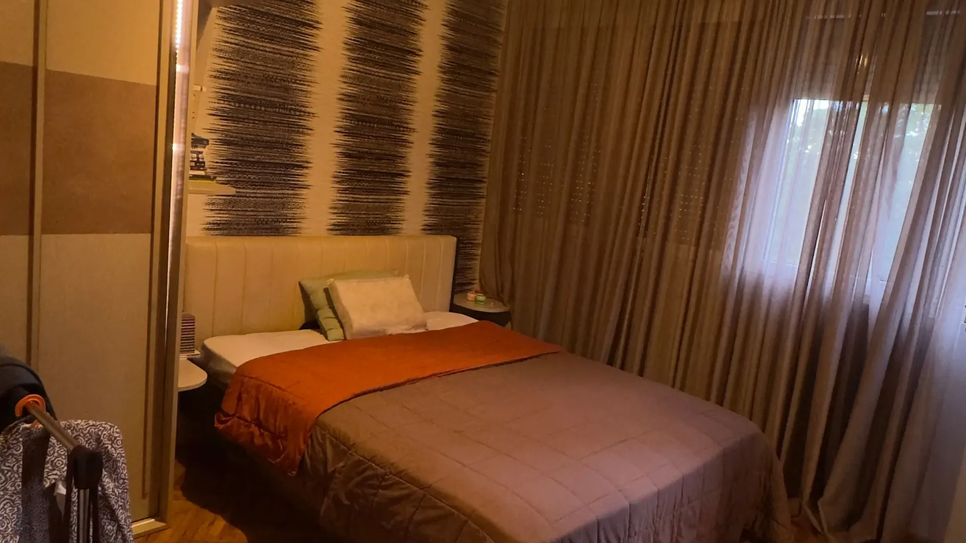 Izdavanje, trosoban stan, 85m², Pejton, Podgorica