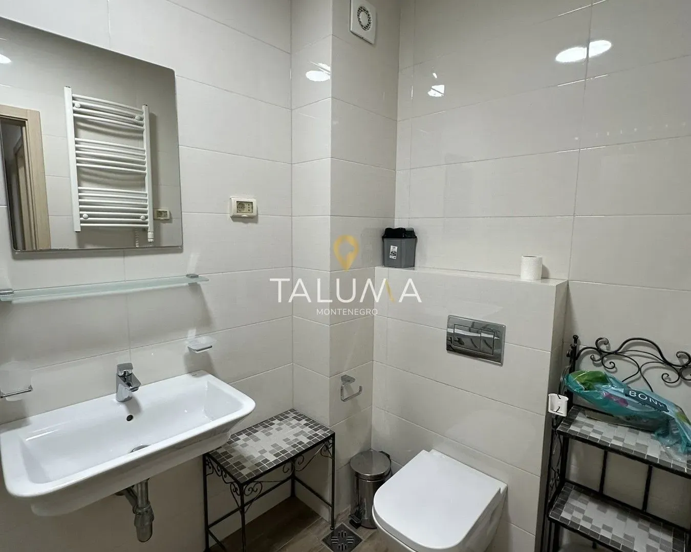 Rent, two bedroom apartment, 71m², City Kvart, Podgorica