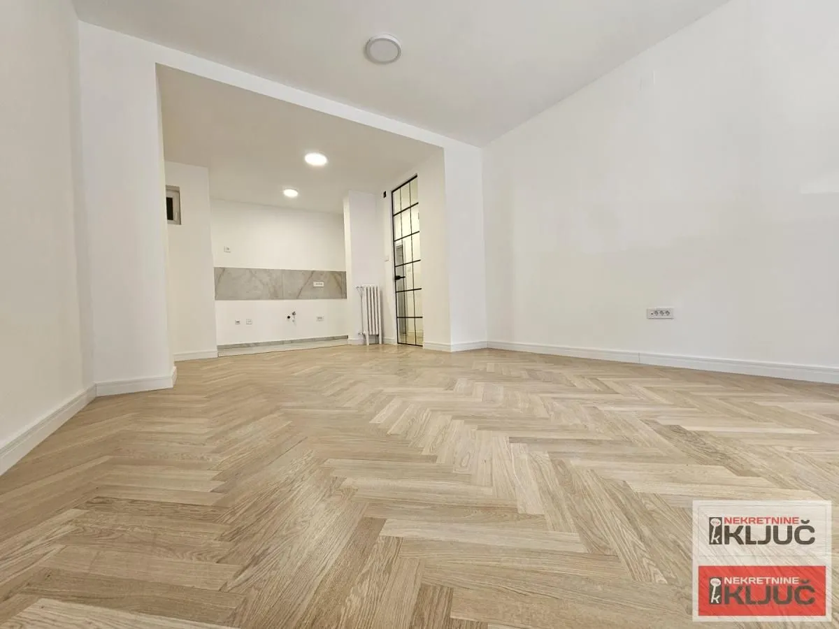 Prodaja, trosoban stan, 75m², Centar, Novi Sad