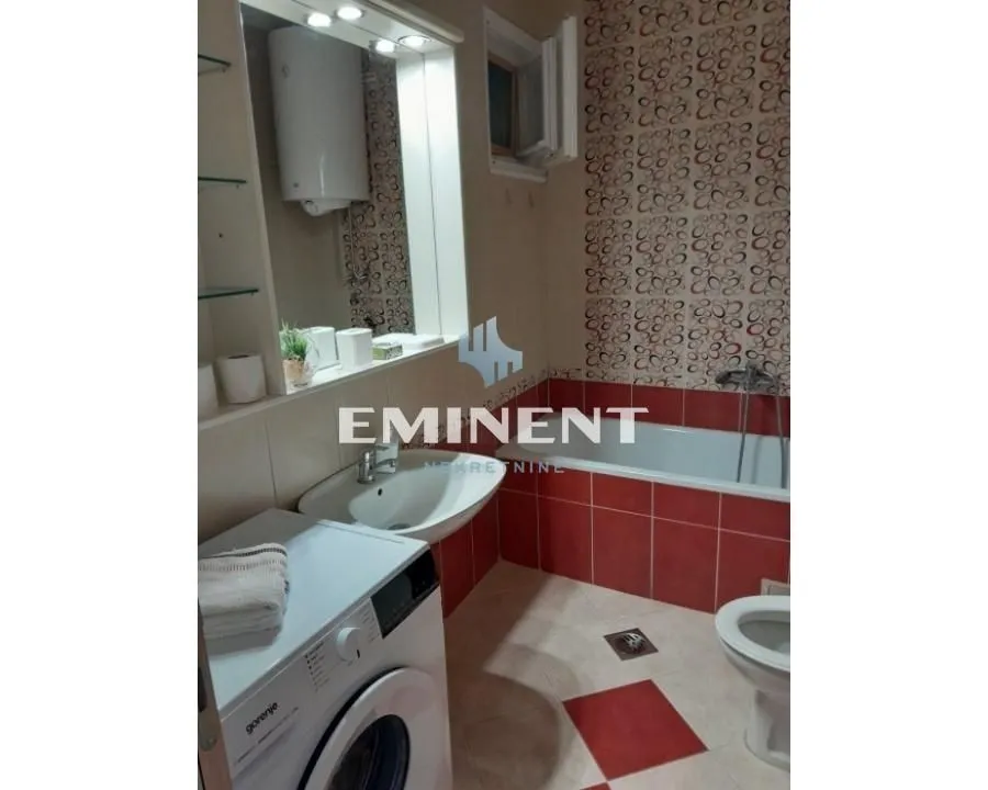 Izdavanje, dvosoban stan, 60m², Kalenić Pijaca, Vračar Sve Podlokacije
