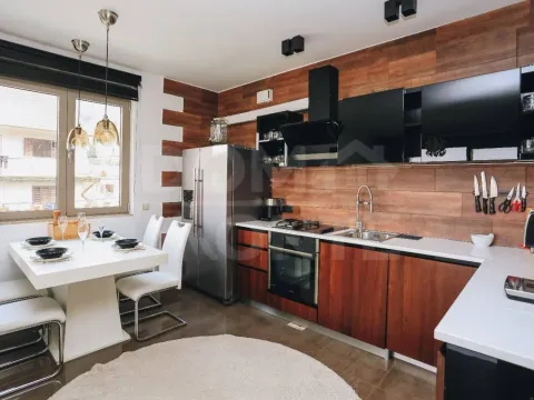 Izdavanje, dvosoban stan, 80m², Tivat, Crna Gora - image 14