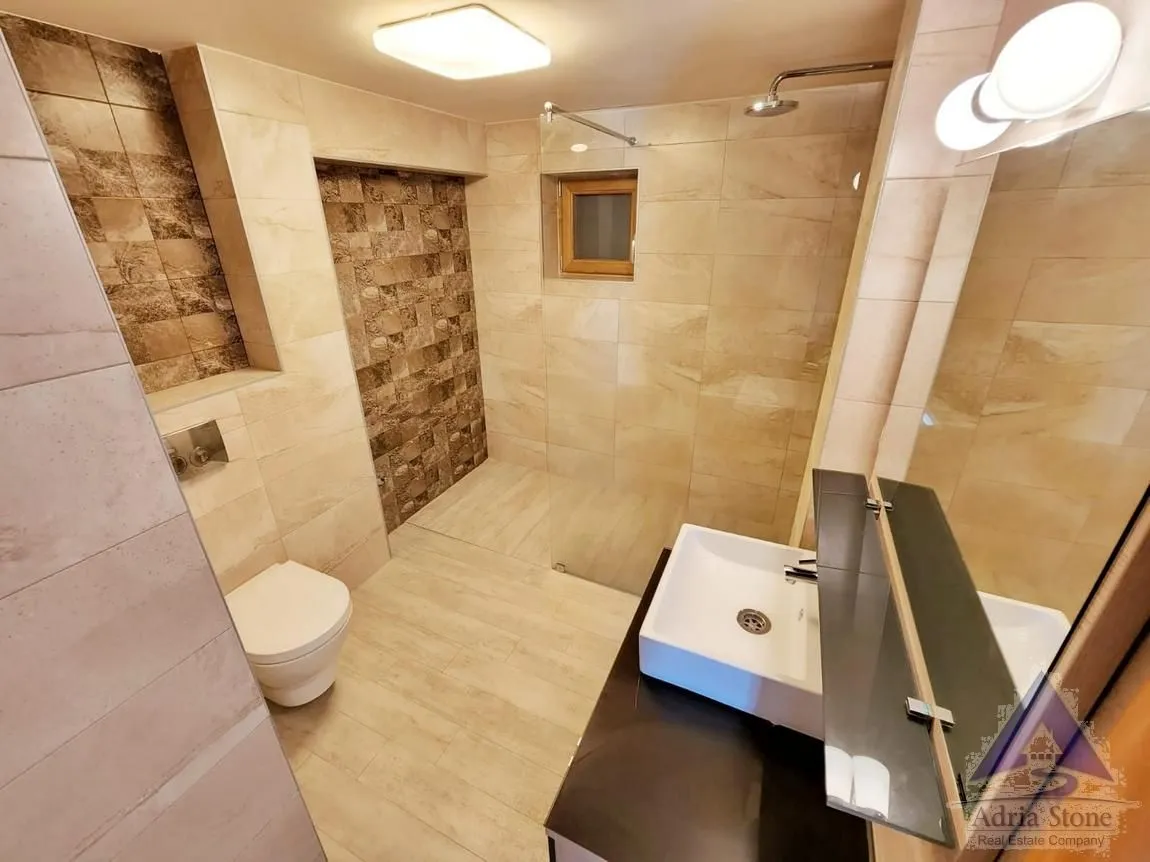 Prodaja, kuća, 300m², Krašići, Tivat