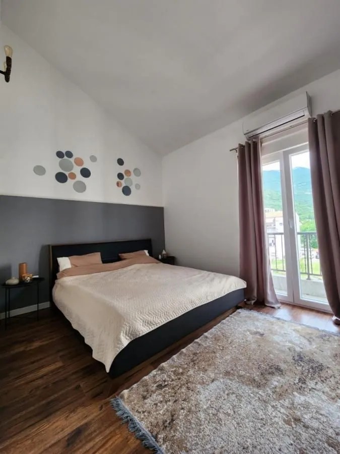 Rent, three bedroom apartment, 75m², Seljanovo, Tivat