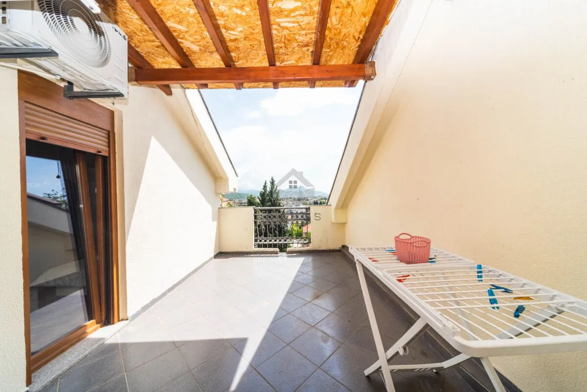 Rent, house, 280m², Gorica C, Podgorica