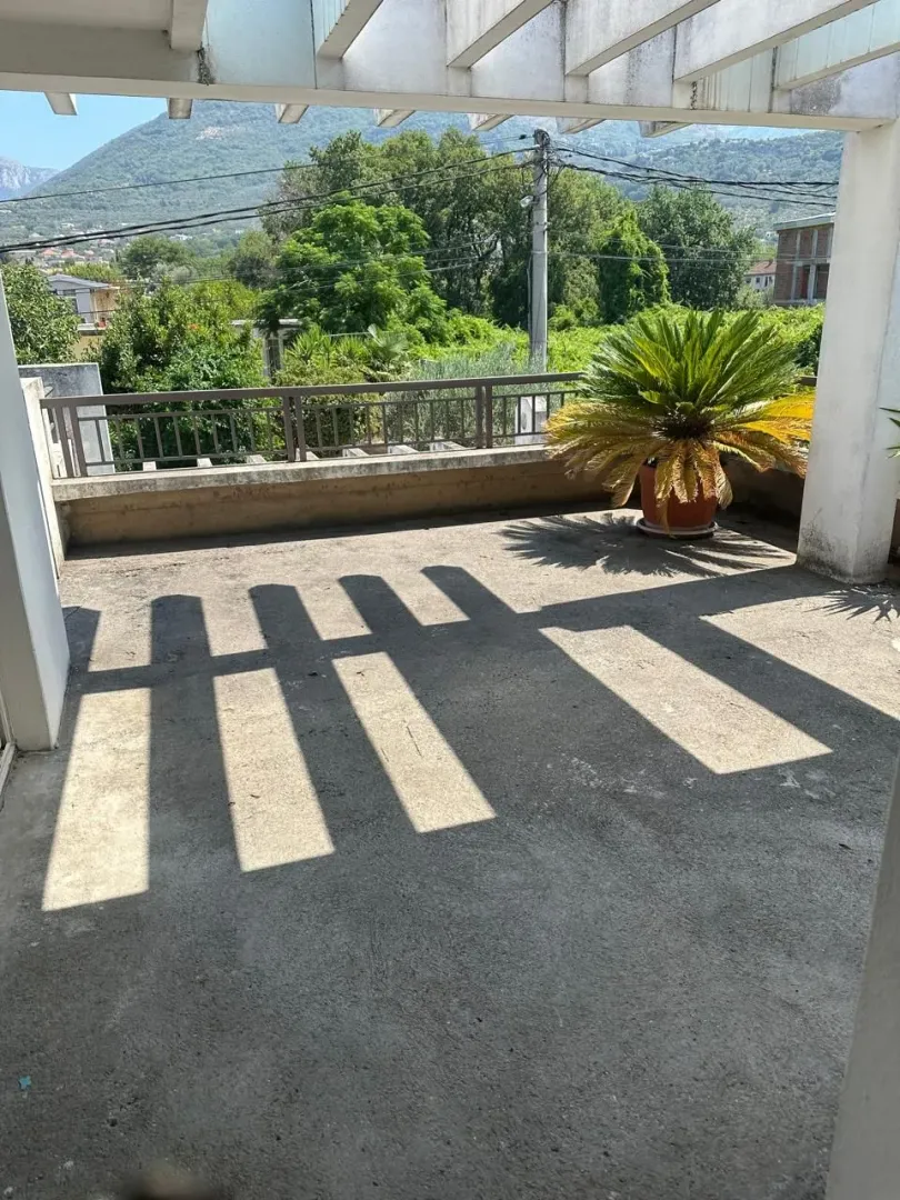 Rent, one bedroom apartment, 70m², Centar, Bar