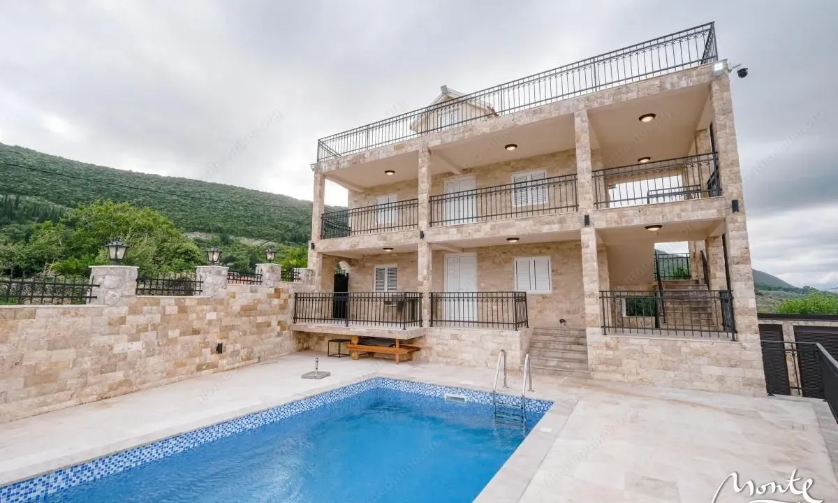 Sale, house, 204m², Herceg Novi, Crna Gora