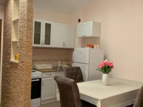 Izdavanje, dvosoban stan, 60m², Bečići, Budva - image 6
