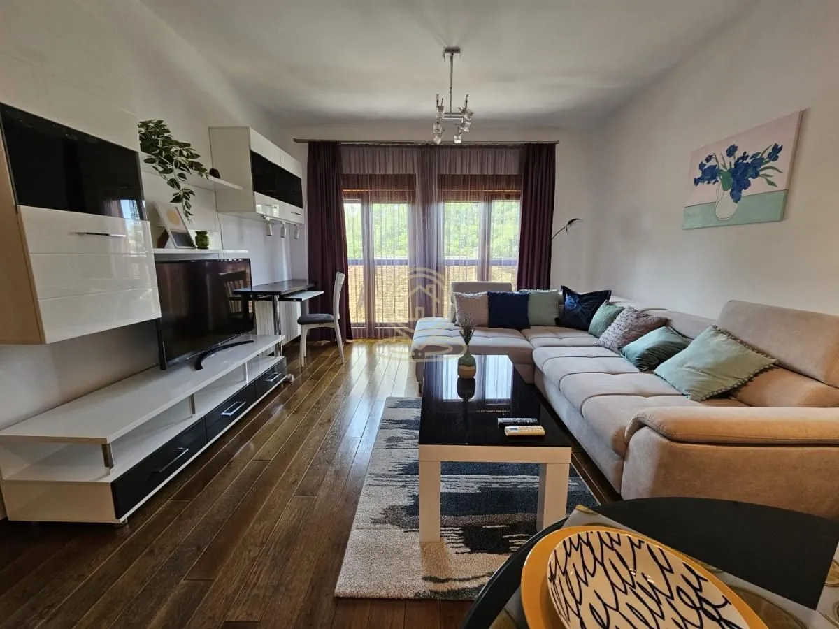 Izdavanje, jednosoban stan, 51m², Centar, Novi Sad