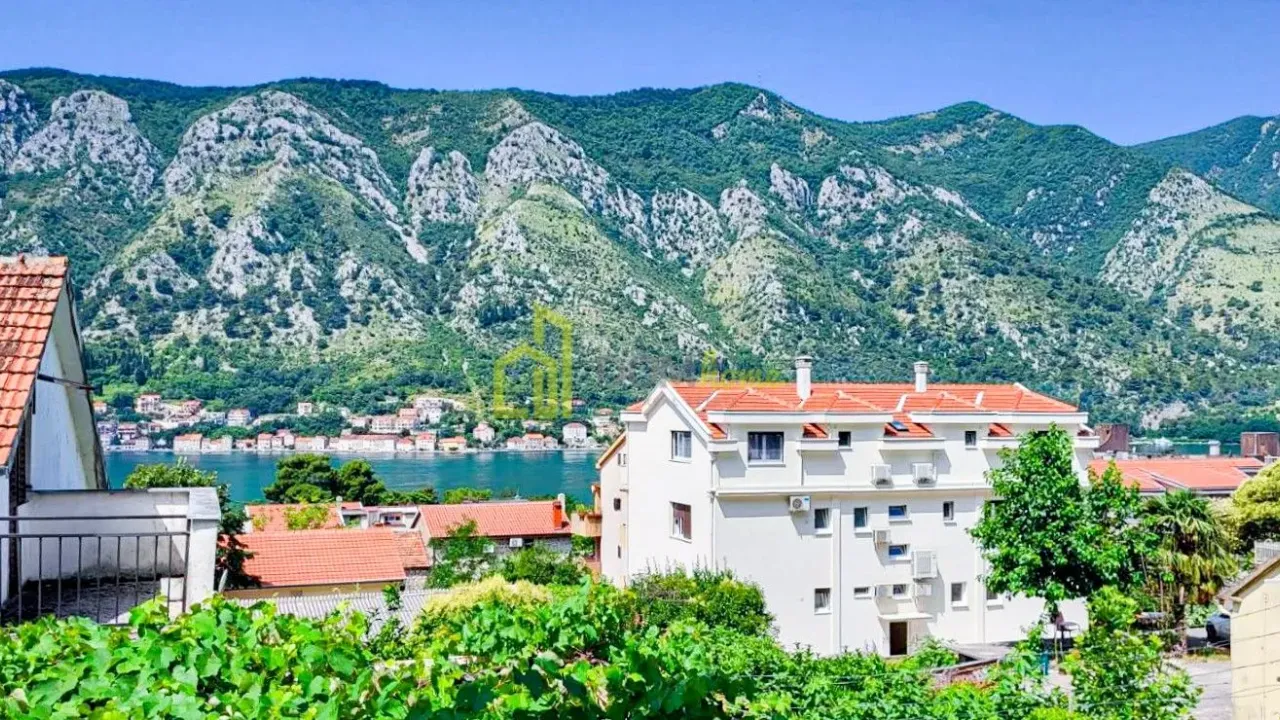 Prodaja, dvosoban stan, 59m², Kotor, Crna Gora