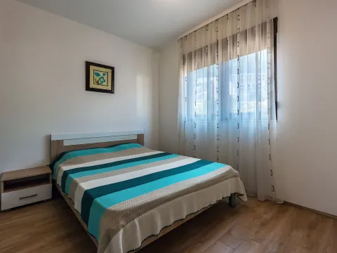 Daily-rent, two bedroom apartment, 51m², Budva, Crna Gora - image 6