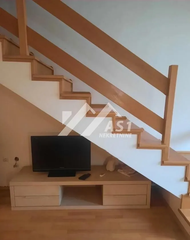 Izdavanje, dvosoban stan, 61m², Bulevar Oslobodjenja, Novi Sad Sve Podlokacije