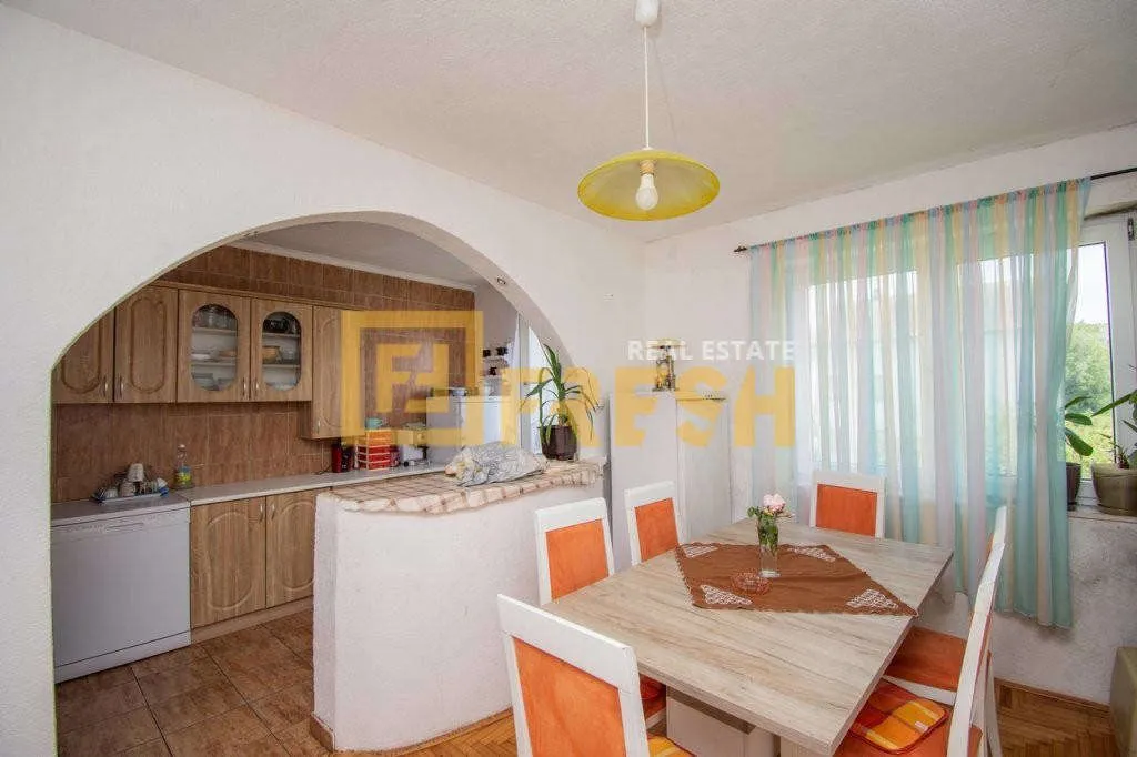 Prodaja, kuća, 356m², Murtovina, Podgorica
