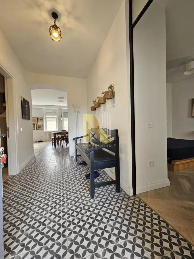 Izdavanje, trosoban stan, 110m², Centar, Novi Sad