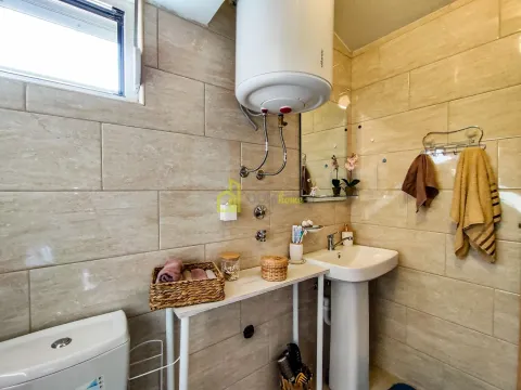 Prodaja, kuća, 160m², Donja Gorica, Podgorica - image 28