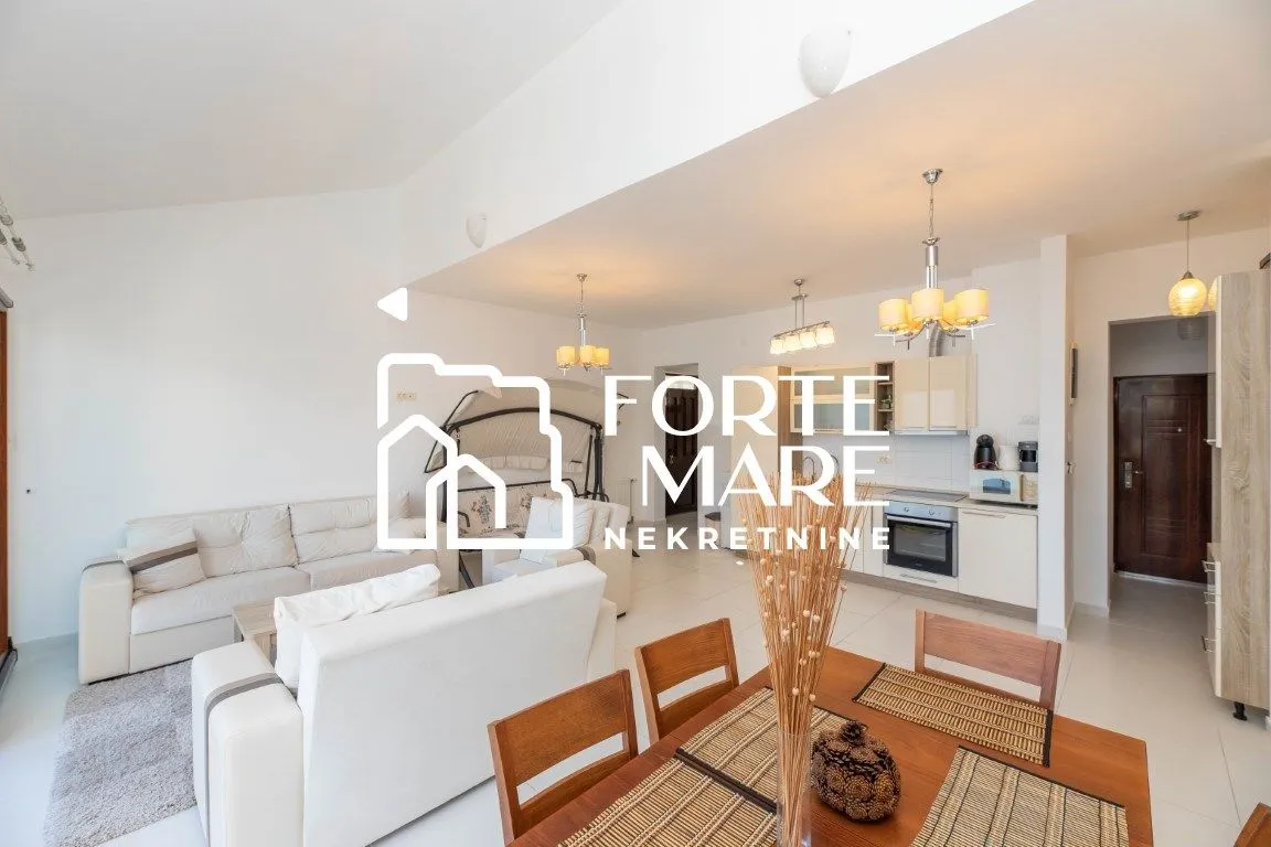 Prodaja, trosoban stan, 118m², Njivice, Herceg Novi