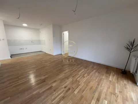 Izdavanje, poslovni prostor, 92m², Vidovdansko naselje, Novi Sad Sve Podlokacije - image 2