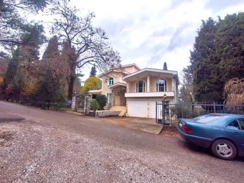 Rent, house, 500m², Gorica C, Podgorica - image 2