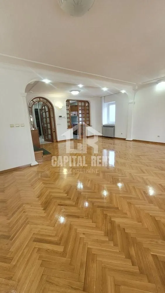 Rent, house, 220m², Senjak, Beograd