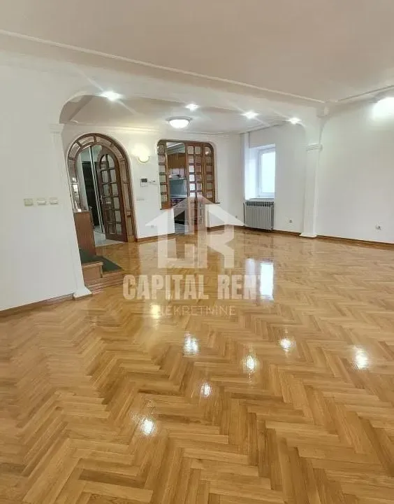 Izdavanje, kuća, 220m², Senjak, Beograd