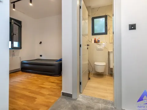 Izdavanje, kuća, 180m², Podgorica, Crna Gora - image 13