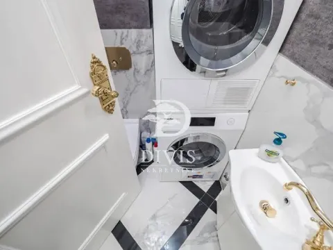 Izdavanje, trosoban stan, 102m², Stari Grad, Beograd - image 13