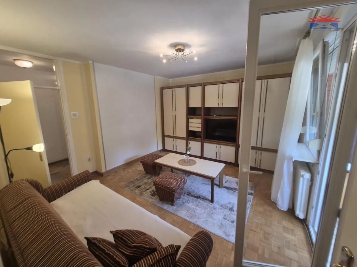 Izdavanje, jednosoban stan, 47m², Bulevar Oslobodjenja, Novi Sad Sve Podlokacije
